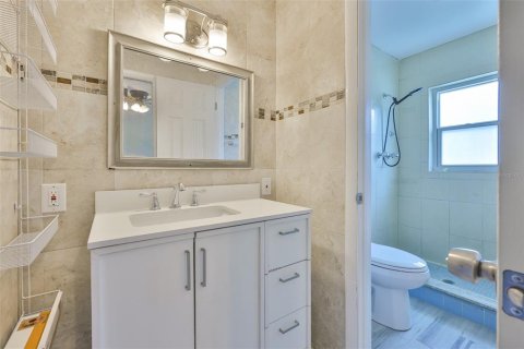 Casa en alquiler en Saint Petersburg, Florida, 4 dormitorios, 152.27 m2 № 1829633 - foto 23