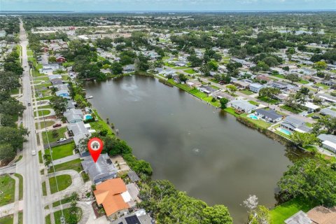 Casa en alquiler en Saint Petersburg, Florida, 4 dormitorios, 152.27 m2 № 1829633 - foto 5