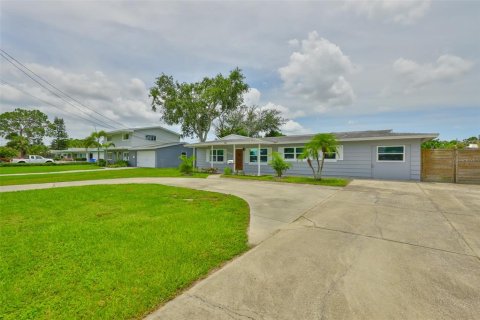 Casa en alquiler en Saint Petersburg, Florida, 4 dormitorios, 152.27 m2 № 1829633 - foto 3