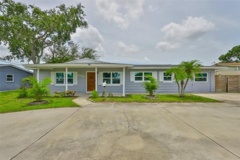Casa en alquiler en Saint Petersburg, Florida, 4 dormitorios, 152.27 m2 № 1829633 - foto 7