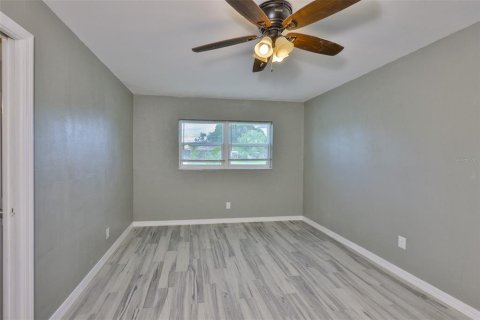 Casa en alquiler en Saint Petersburg, Florida, 4 dormitorios, 152.27 m2 № 1829633 - foto 20