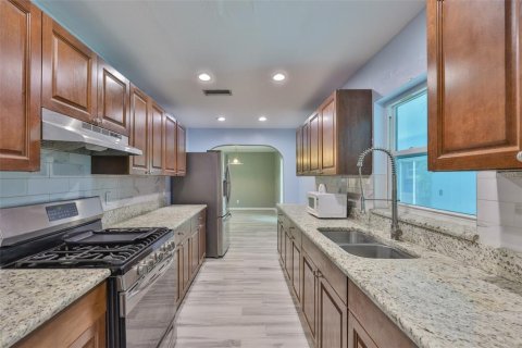 Casa en alquiler en Saint Petersburg, Florida, 4 dormitorios, 152.27 m2 № 1829633 - foto 18