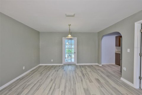 Casa en alquiler en Saint Petersburg, Florida, 4 dormitorios, 152.27 m2 № 1829633 - foto 12
