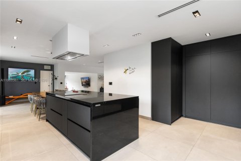 Снять в аренду виллу или дом в Майами, Флорида 5 спален, 269.6м2, № 2024447 - фото 14