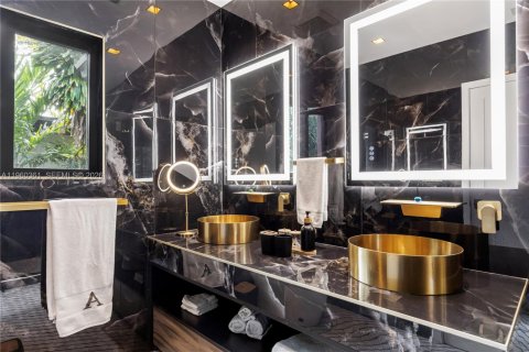 Снять в аренду виллу или дом в Майами, Флорида 5 спален, 269.6м2, № 2024447 - фото 19