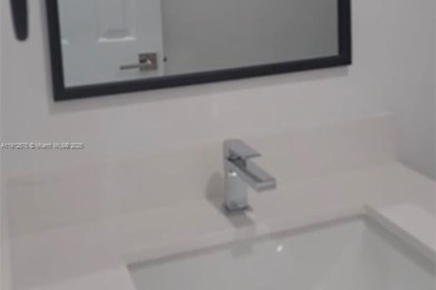 Immobilier commercial à louer à Miami, Floride: 1 chambre, 130.43 m2 № 1968727 - photo 7