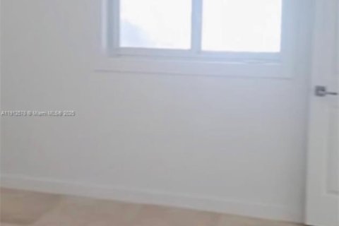 Immobilier commercial à louer à Miami, Floride: 1 chambre, 130.43 m2 № 1968727 - photo 10