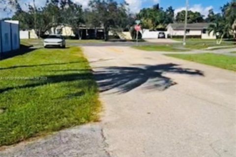 Immobilier commercial à louer à Miami, Floride: 1 chambre, 130.43 m2 № 1968727 - photo 12