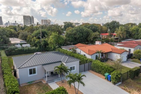 Casa en venta en Miami, Florida, 3 dormitorios, 123.93 m2 № 1951712 - foto 27