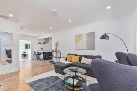 Casa en venta en Miami, Florida, 3 dormitorios, 123.93 m2 № 1951712 - foto 6