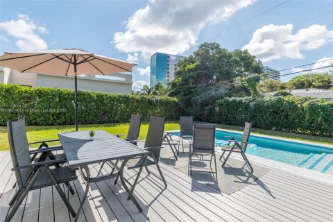 Casa en venta en Miami, Florida, 3 dormitorios, 123.93 m2 № 1951712 - foto 24