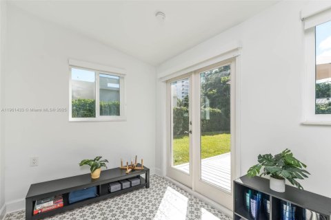 Casa en venta en Miami, Florida, 3 dormitorios, 123.93 m2 № 1951712 - foto 19