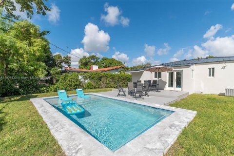 Casa en venta en Miami, Florida, 3 dormitorios, 123.93 m2 № 1951712 - foto 3