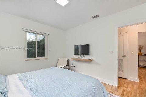 Casa en venta en Miami, Florida, 3 dormitorios, 123.93 m2 № 1951712 - foto 15