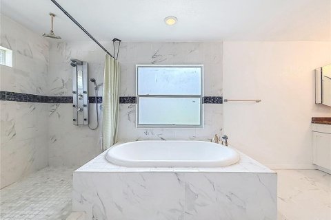 Villa ou maison à vendre à Valrico, Floride: 4 chambres, 212.47 m2 № 2222642 - photo 16