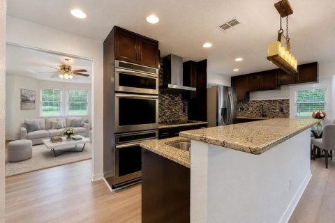 Villa ou maison à vendre à Valrico, Floride: 4 chambres, 212.47 m2 № 2222642 - photo 5