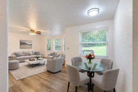 Villa ou maison à vendre à Valrico, Floride: 4 chambres, 212.47 m2 № 2222642 - photo 4