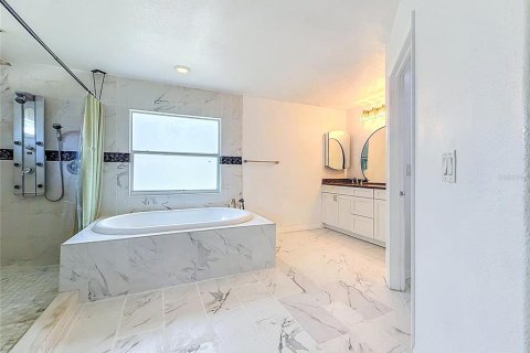 Villa ou maison à vendre à Valrico, Floride: 4 chambres, 212.47 m2 № 2222642 - photo 15