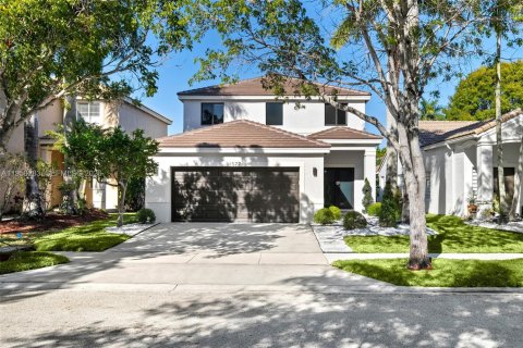 House in Weston, Florida 4 bedrooms, 195.09 sq.m. № 2022056 - photo 19