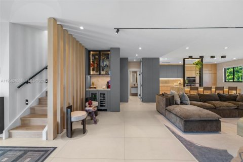 House in Weston, Florida 4 bedrooms, 195.09 sq.m. № 2022056 - photo 23