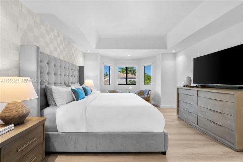 House in Weston, Florida 4 bedrooms, 195.09 sq.m. № 2022056 - photo 8