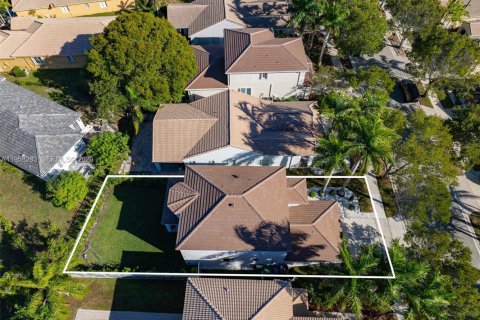 House in Weston, Florida 4 bedrooms, 195.09 sq.m. № 2022056 - photo 18