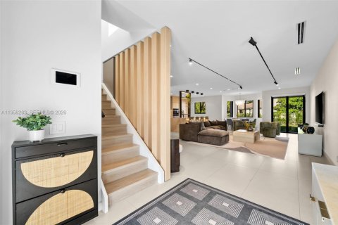 House in Weston, Florida 4 bedrooms, 195.09 sq.m. № 2022056 - photo 21