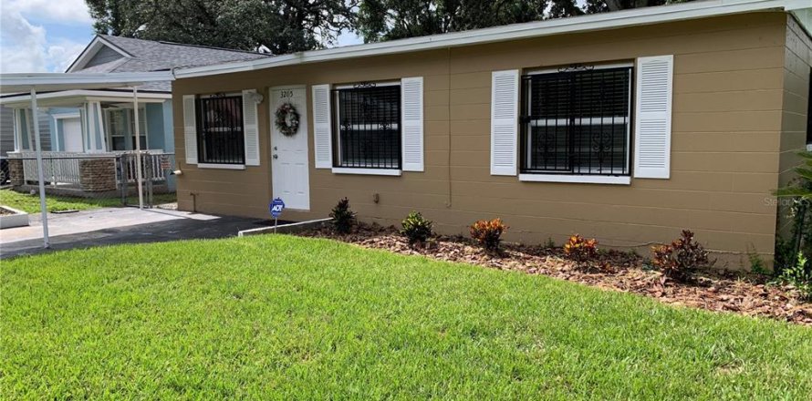 Villa ou maison à Tampa, Floride 4 chambres, 126.35 m2 № 1879553