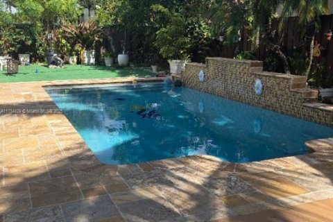 House in Miami, Florida 4 bedrooms, 218.41 sq.m. № 1859330 - photo 9