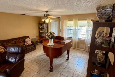 Villa ou maison à vendre à Port Richey, Floride: 3 chambres, 157.93 m2 № 2304790 - photo 8