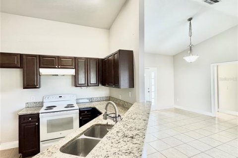 Villa ou maison à vendre à Kissimmee, Floride: 4 chambres, 145.21 m2 № 1843160 - photo 4