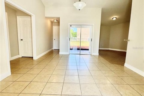 Villa ou maison à vendre à Kissimmee, Floride: 4 chambres, 145.21 m2 № 1843160 - photo 11