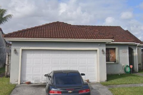 Villa ou maison à vendre à Miami, Floride: 4 chambres, 106.74 m2 № 1855343 - photo 1