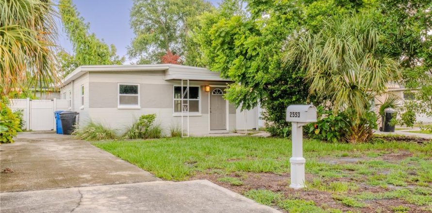 Villa ou maison à Saint Petersburg, Floride 3 chambres, 101.45 m2 № 2229697