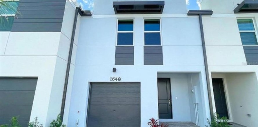 Townhouse in West Palm Beach, Florida 3 bedrooms, 135.08 sq.m. № 2360891
