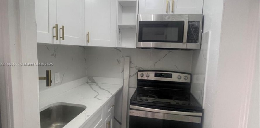 Дом в Майами-Гарденс, Флорида 1 спальня, 127.09м2 № 1955686