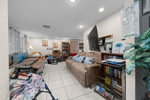 Propiedad comercial en venta en Plant City, Florida, 175.77 m2 № 1570803 - foto 10