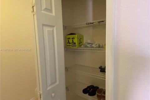 Купить таунхаус в Хомстед, Флорида 3 спальни, 132.94м2, № 2038507 - фото 11