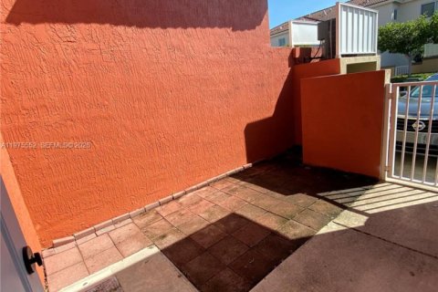 Купить таунхаус в Хомстед, Флорида 3 спальни, 132.94м2, № 2038507 - фото 6