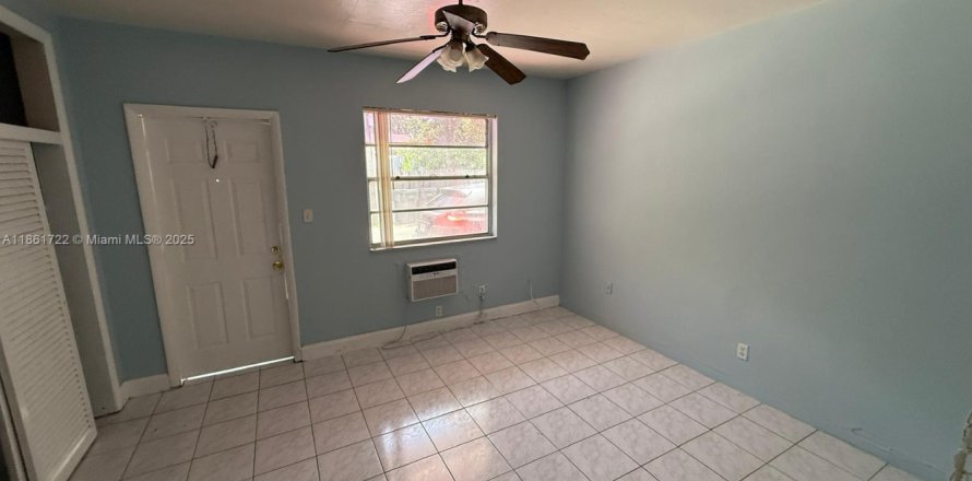 Condo in Hollywood, Florida, 1 bedroom № 1892293
