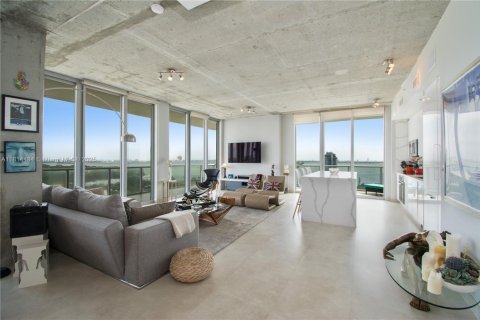 Condominio en venta en Miami, Florida, 3 dormitorios, 146.51 m2 № 1958494 - foto 2