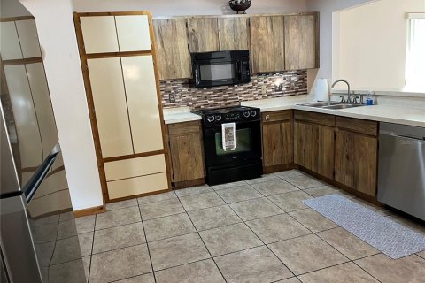 House in Ocala, Florida 3 bedrooms, 140.47 sq.m. № 1767616 - photo 9