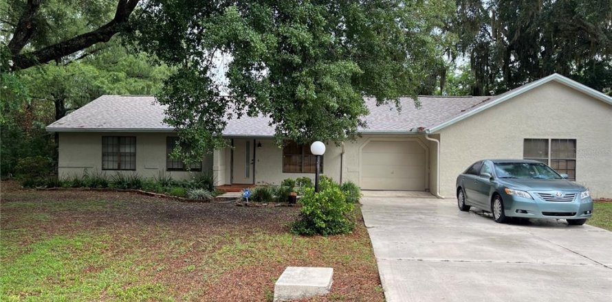 House in Ocala, Florida 3 bedrooms, 140.47 sq.m. № 1767616