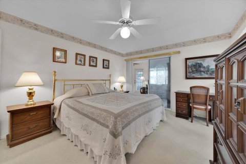 House in Haines City, Florida 2 bedrooms, 155.43 sq.m. № 1735226 - photo 8