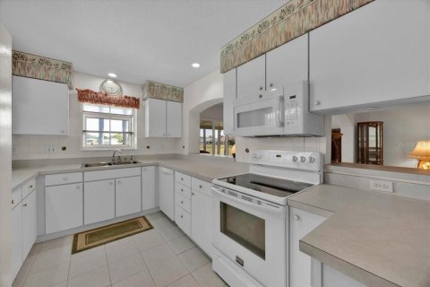 House in Haines City, Florida 2 bedrooms, 155.43 sq.m. № 1735226 - photo 6