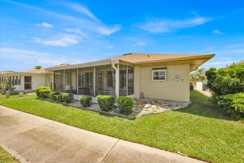 House in Haines City, Florida 2 bedrooms, 155.43 sq.m. № 1735226 - photo 21