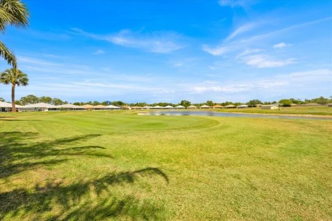 House in Haines City, Florida 2 bedrooms, 155.43 sq.m. № 1735226 - photo 24