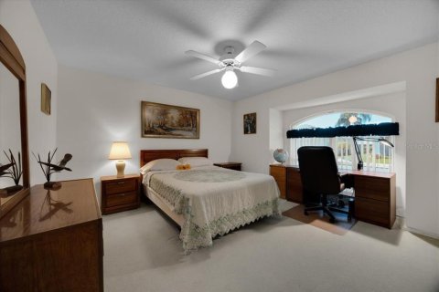House in Haines City, Florida 2 bedrooms, 155.43 sq.m. № 1735226 - photo 12