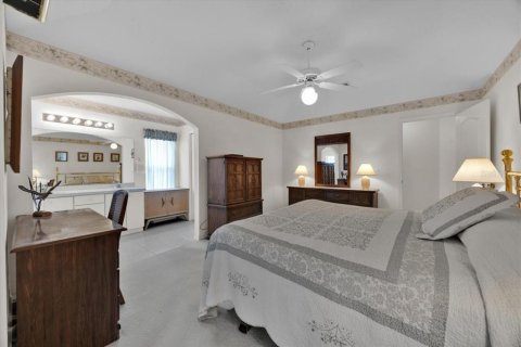 House in Haines City, Florida 2 bedrooms, 155.43 sq.m. № 1735226 - photo 9