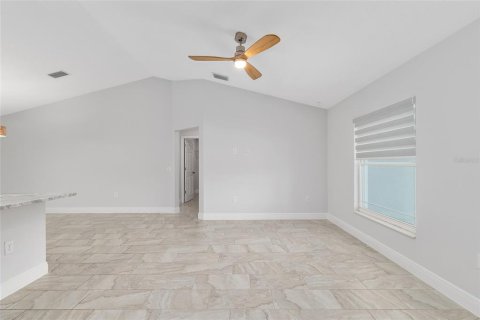 House in Ocala, Florida 3 bedrooms, 132.01 sq.m. № 2206844 - photo 21